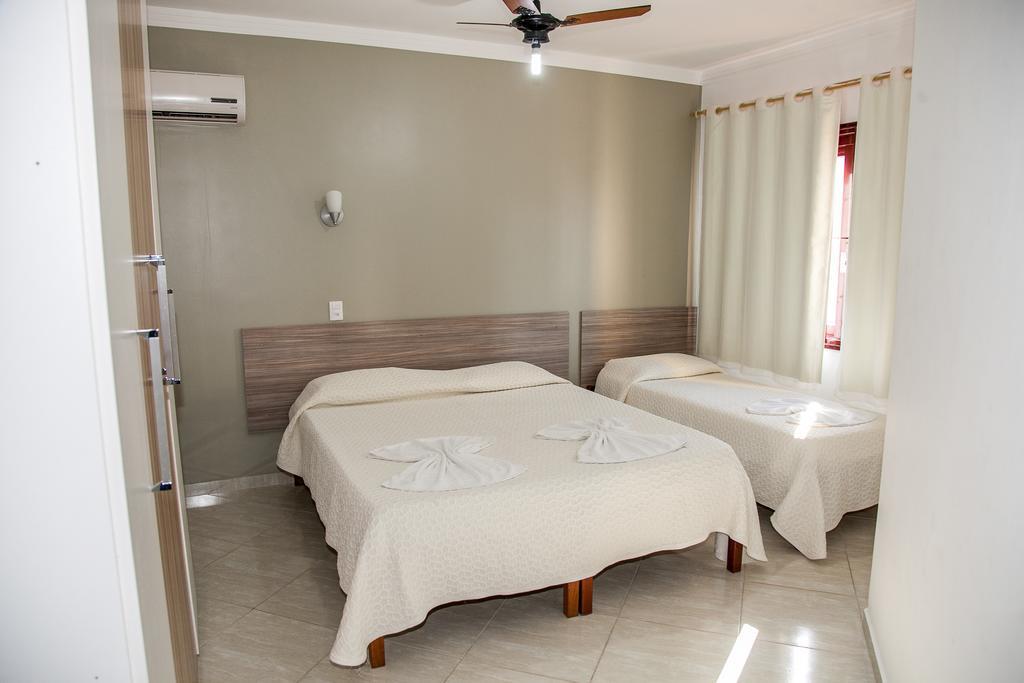 Residencial Ilha Dourada Hotel Governador Celso Ramos Quarto foto