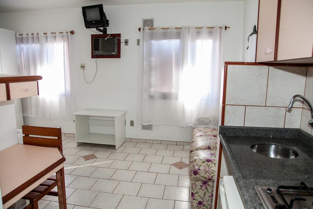 Residencial Ilha Dourada Hotel Governador Celso Ramos Quarto foto
